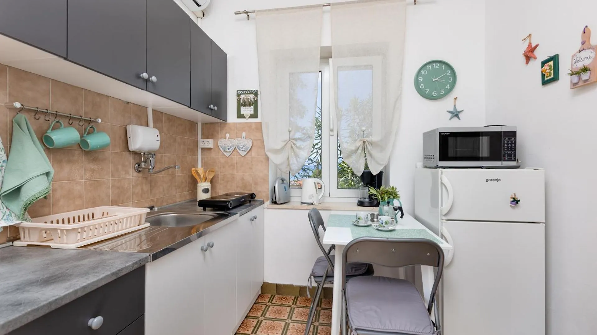 Apartments Vlatkica Malinska 0*,  Croatia